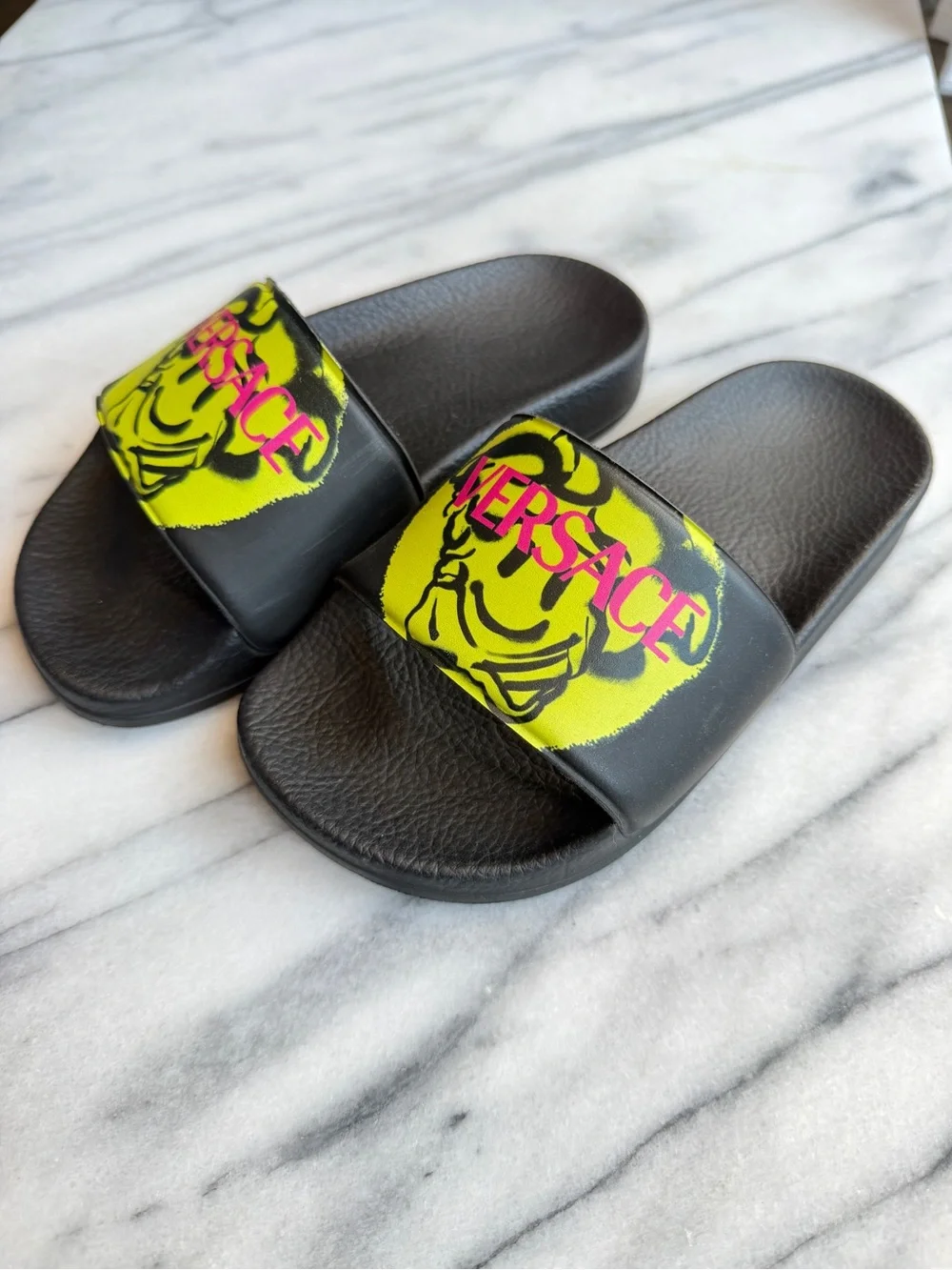 Versace Kids Medusa Neon Yellow Black Slides Pool Sandals Size 29/30 Like New